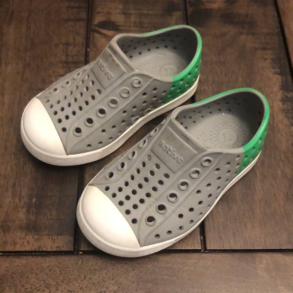 Native Gray and Green Jefferson Water Shoes toddler size c6